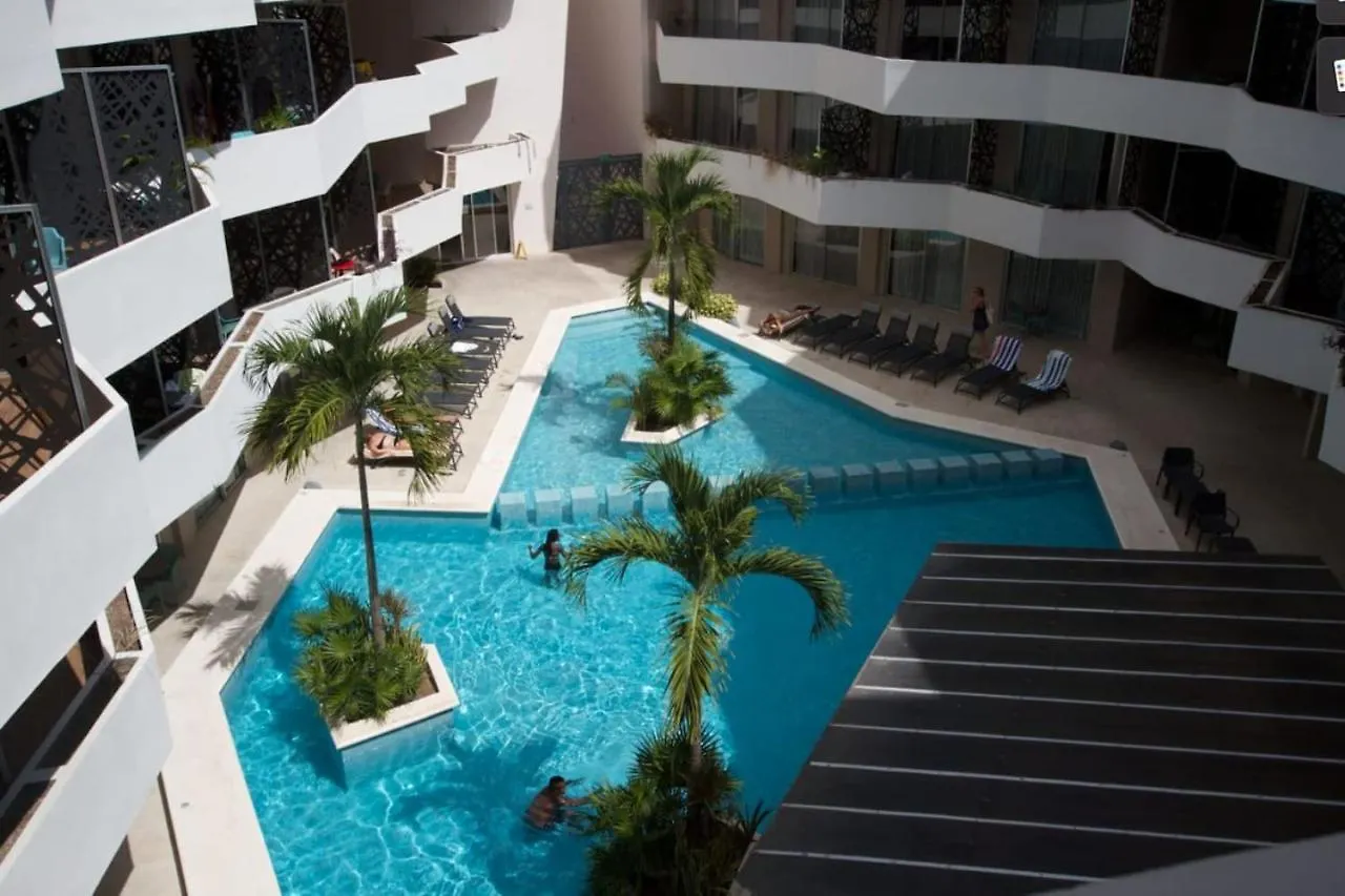 Apartment Luxury Condo 2 Hab Cocina Ac Gym Pool Cine Playa del Carmen