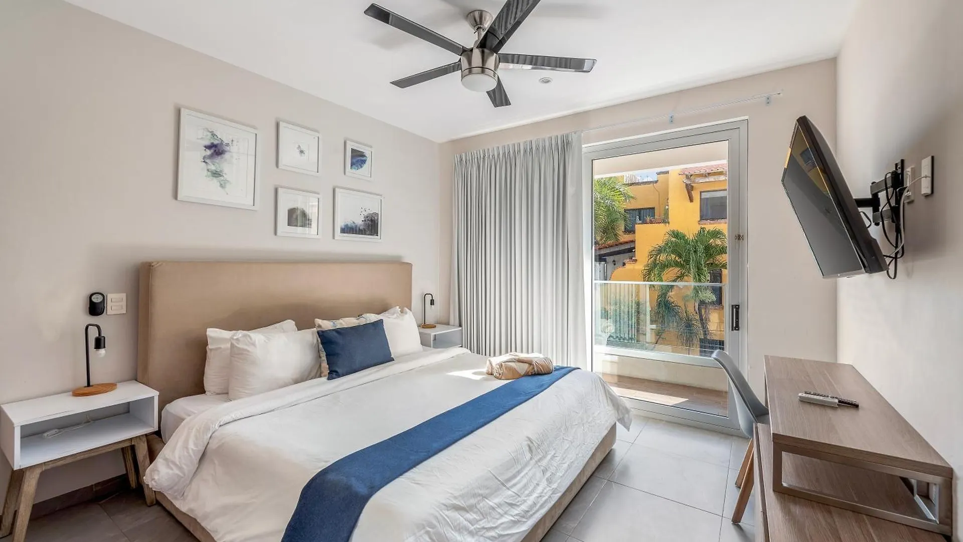 Apartment Luxury Condo 2 Hab Cocina Ac Gym Pool Cine Playa del Carmen