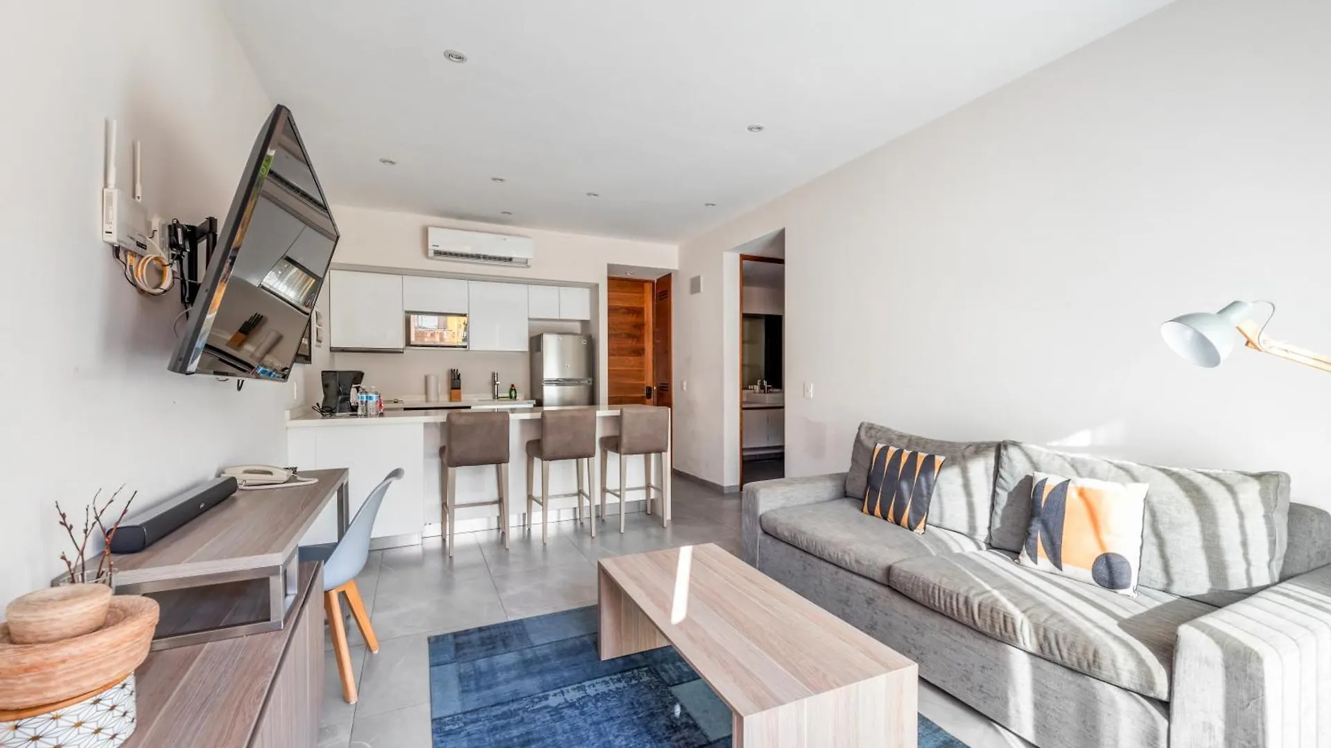 Luxury Condo 2 Hab Cocina Ac Gym Pool Cine Playa del Carmen Apartment