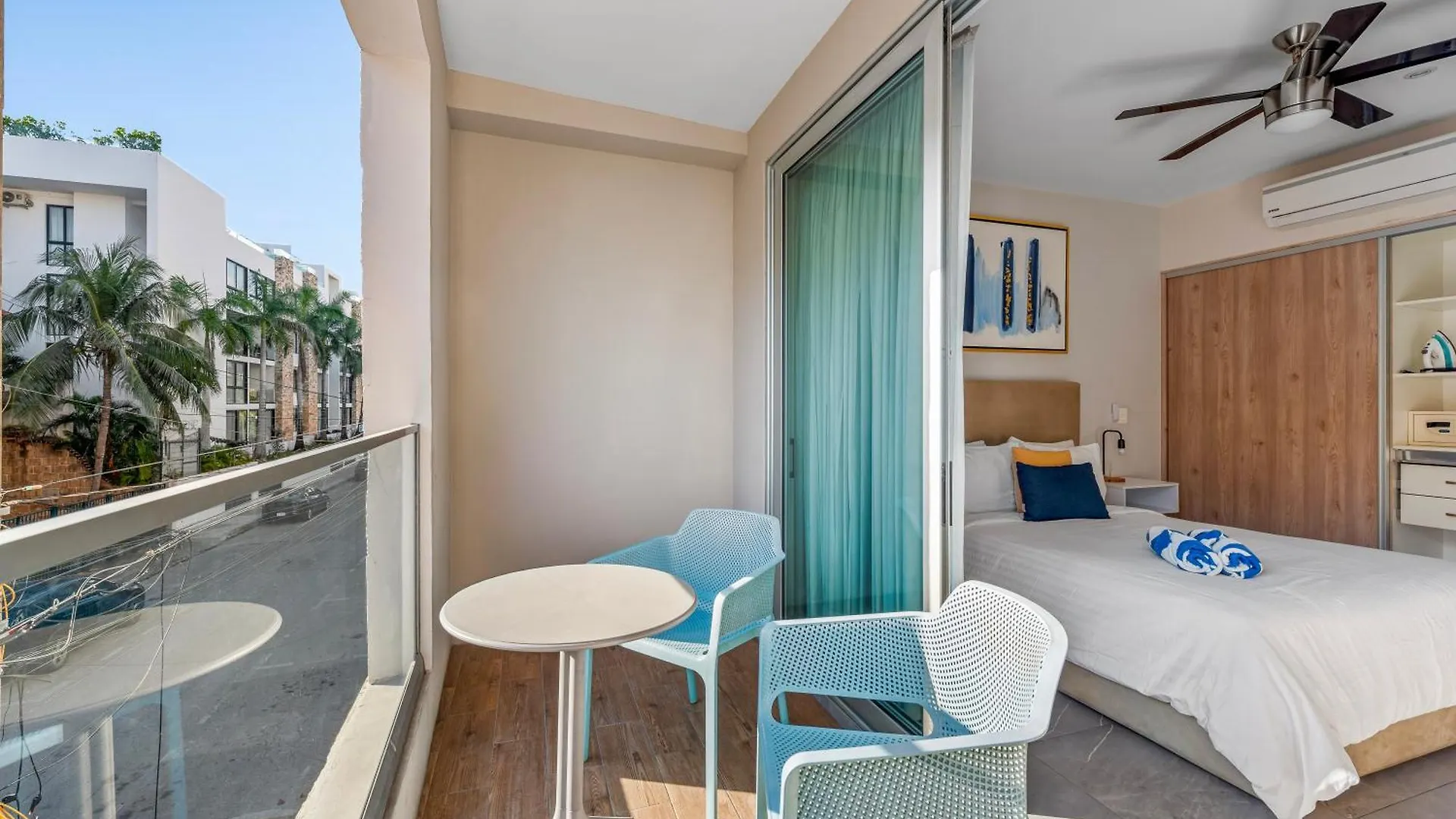 Luxury Condo 2 Hab Cocina Ac Gym Pool Cine Playa del Carmen
